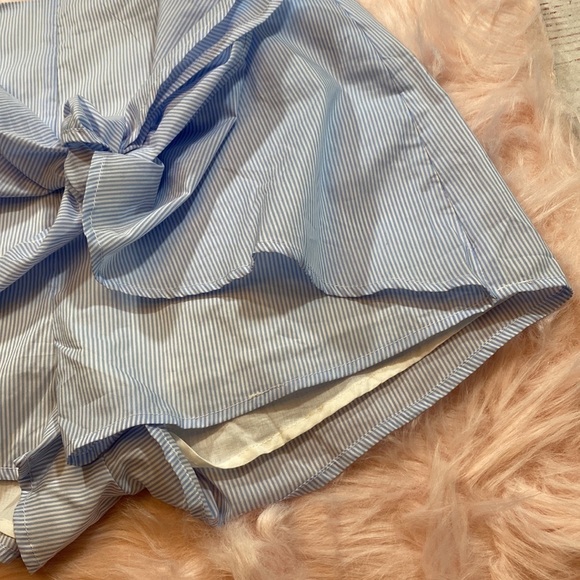 NWT Superdown Danika Stripe Tie Waist Shorts sz XS - Picture 8 of 12